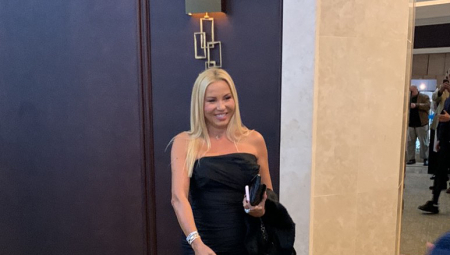 OPASNA CRNA HALJINA! Piksijeva supruga zablistala na "Zlatnoj lopti"! (FOTO)