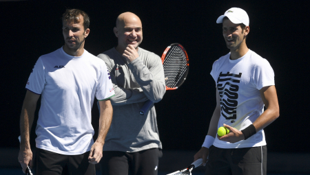 OGLASIO SE NOVAKOV BIVŠI TRENER Prisetio se trenutaka kada je Đoković dotakao dno, a onda rekao nešto što će Federer i Nadal dobro zapamtiti!