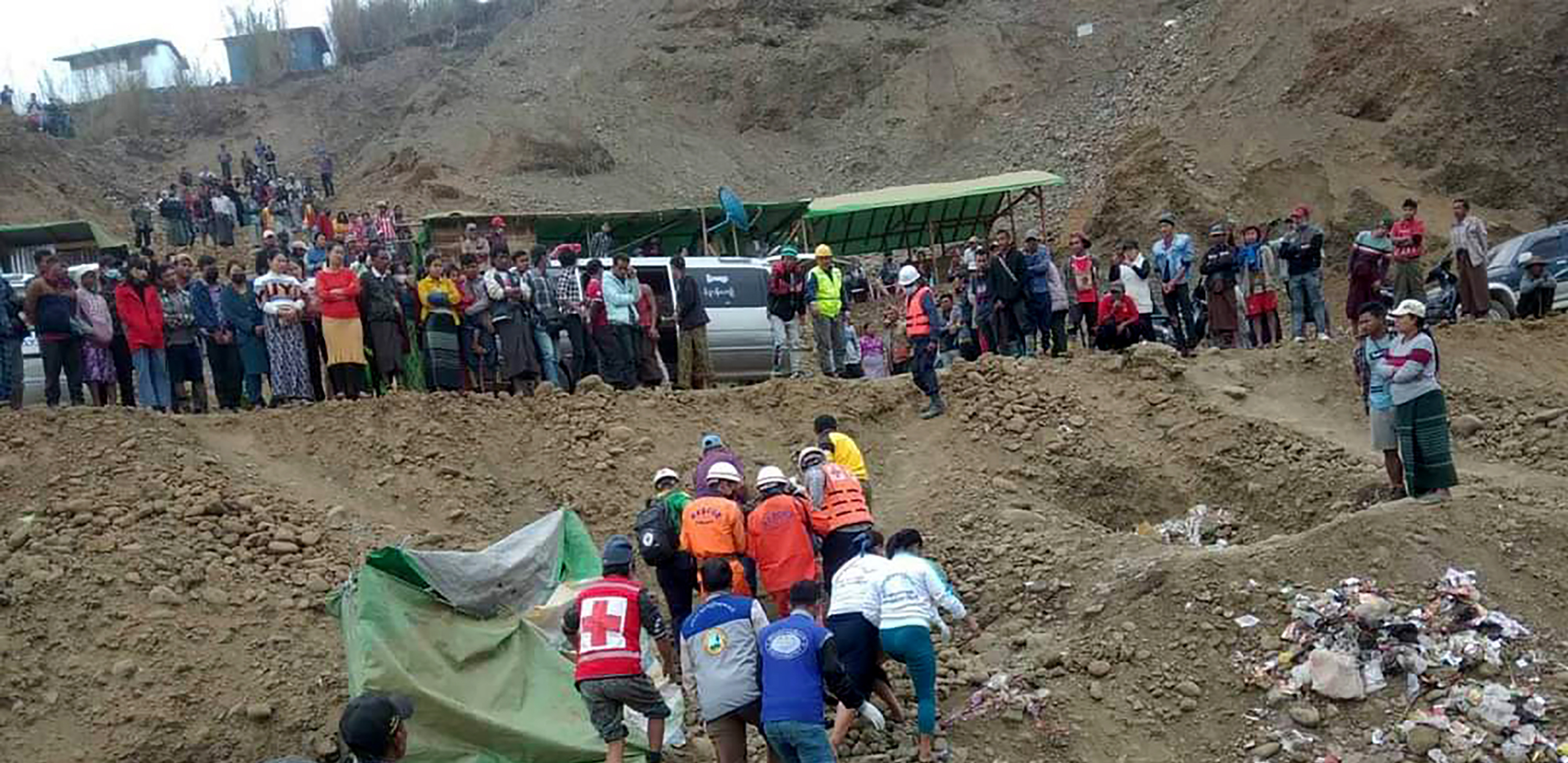MASAKR U MJANMARU Među 30 ubijenih i spaljenih ima dece, žena i staraca, vojska tvrdi da je pobila teroriste!