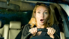 HOROR! MAJKA VOZILA DETE U GEPEKU Bojala se da je ne zarazi koronom (VIDEO)