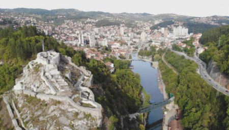 DRAMA U UŽICU, LJUDI ZAČULI VAPAJE Iz studene Đetinje devojčicu i njenog druga spasile neustrašive žene!