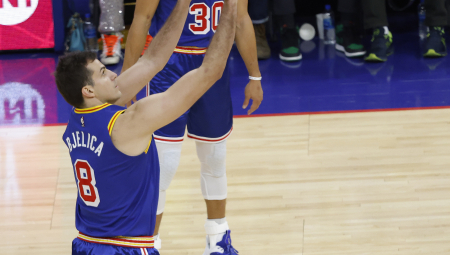 VORIORSI SLAVILI U DERBIJU Zapažena uloga Bjelice, Kari skinuo prokletstvo! Džjems i Harden priredili spektakl!