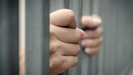 PUCAO U DRUGA IZ VAZDUŠNE PUŠKE I TEŠKO GA POVREDIO Pritvor za mladića iz Leskovca osumnjičenog za pucnjavu