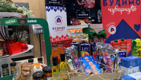 KUPUJMO DOMAĆE ZA PRAZNIKE Iz Privredne komore Srbije poručuju -  Čuvarkuća proizvodi čuvaju naš budžet i razvijaju Srbiju