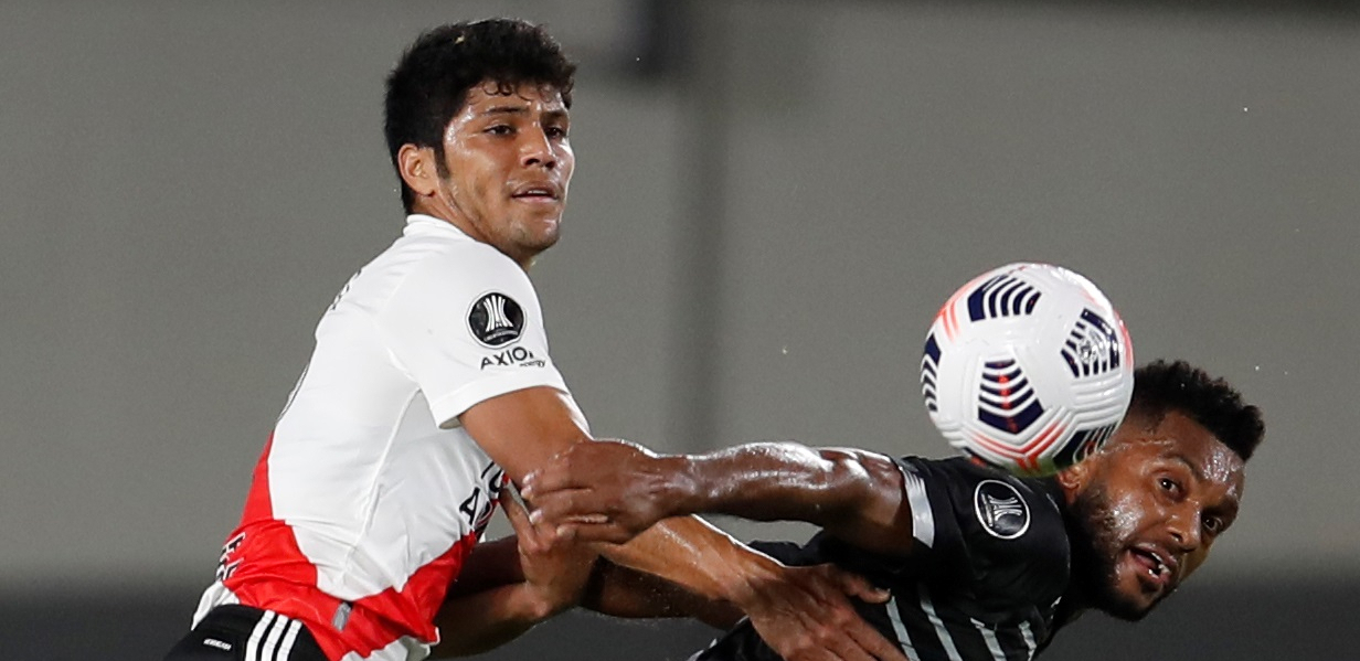 PARE GA NISU PROMENILE Dok drugi odmaraju na Sejšelima i Maldivima, on tegli cement i pravi štalu (FOTO, VIDEO)