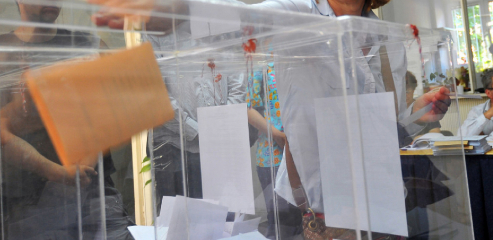 NA BIRALIŠTA SE MOŽE I BEZ POZIVA Građanima u Srbiji stižu obaveštenja o izborima i mestu gde mogu da glasaju 3. aprila