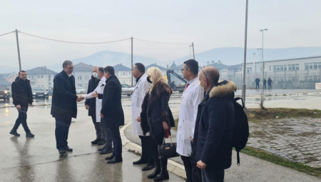 VUČIĆ POSETIO ZLATIBORSKI I RAŠKI OKRUG Predsednik rešavao probleme građana i najavio velike projekte za Novi Pazar (VIDEO)