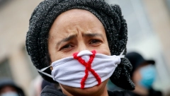 MAŠTOVITE KOVID MERE U FRANCUSKOJ U prevozu ne sme da se jede, na koncertima ne sme da se stoji