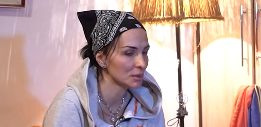 OPADALE SU MI TREPAVICE, KOSA I OBRVE, BOLOVI SU NESNOSNI! Bivša rijaliti učesnica proživela pakao u borbi sa tumorom!