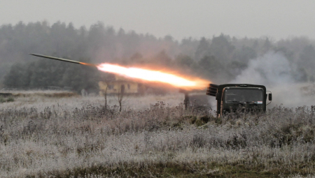 RAĐANJE NAJJAČE KOPNENE VOJSKE U EU Njeni građani rado idu u vojnike, a panični strah od Rusije naterao je ovu zemlju da kupuje oružje od Južne Koreje