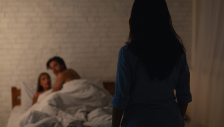 ŠVALERSKA AFERA U KRAGUJEVCU Žena saznala da ljubavnik ima drugu, pa pozvala muža da reši situaciju - on mu izbio zube i polomio šaku!