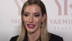 OVAKVU JE NIKADA NISTE VIDELI Jovana Joksimović uslikana kod frizera, voditeljka ovako izgleda pre nego što se pojavi uživo u programu (FOTO)