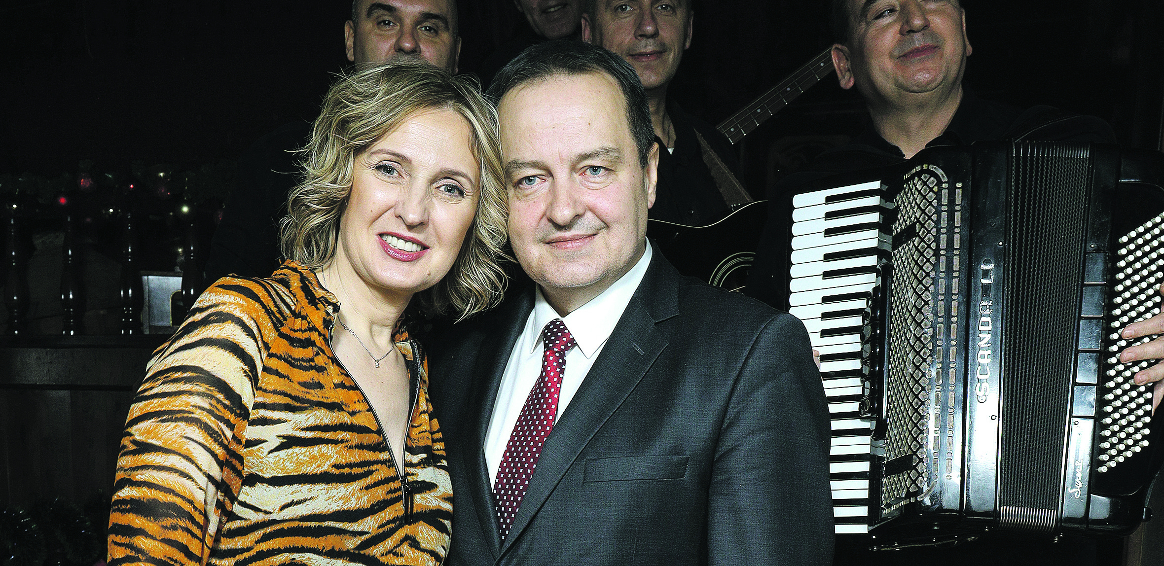 MLAĐA SESTRA IVICE DAČIĆA JE ZAVRŠILA DVA FAKULTETA Malo ko zna da je glumila u seriji "Porodično blago"! Evo kako danas izgleda (FOTO/VIDEO)