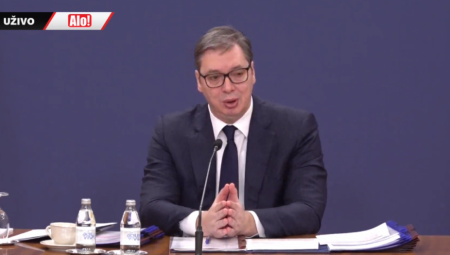 PREDSEDNIK POTVRDIO Penzionerima 20.000, a zdravstvenim radnicima 10.000 dinara pomoći