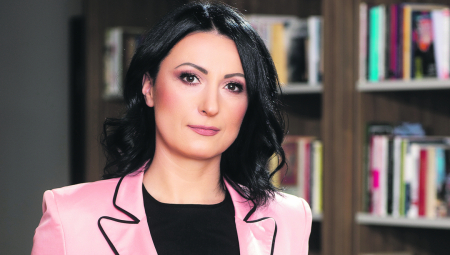 VLADANKA MALOVIĆ ODGOVORILA PONOŠU Jesi li se vratio u Srbiju, ili se još uvek brčkaš na moru u Lijepoj njihovoj?