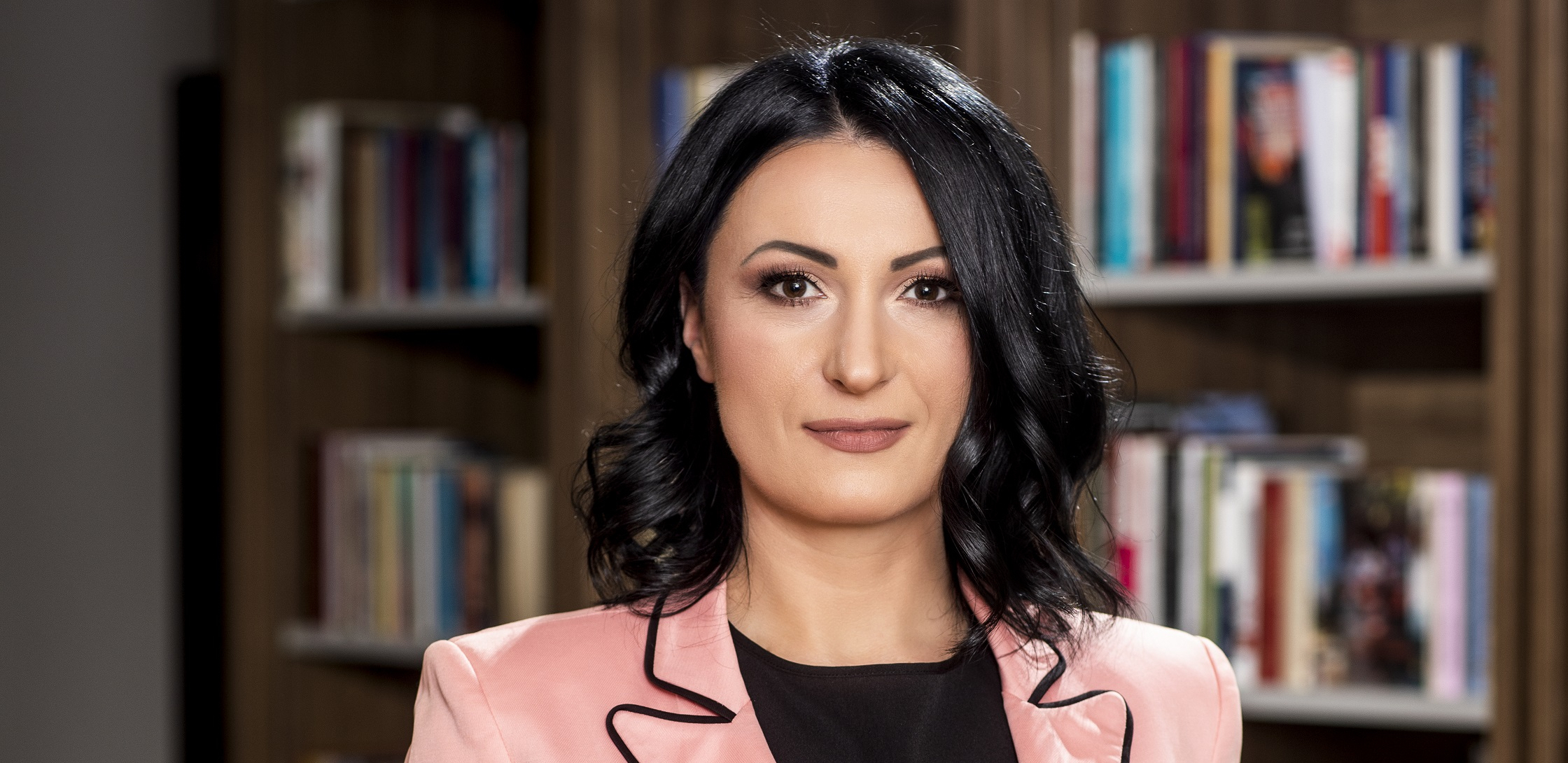 ČELIČNA DAMA SRPSKE POLITIKE ZA ALO! Vladanka Malović: Svaki napad na Vučića je napad i na mene