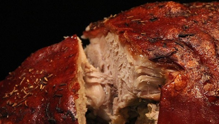 U komšiluku za kilogram i po pečenja tražili 60 evra: A CENA ŠPRICERA OBARA S NOGU!