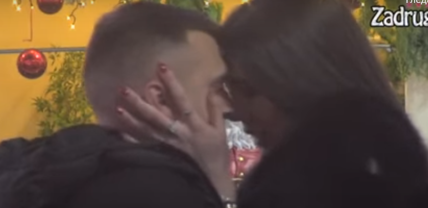 NE ŽIVIM OD KAD NISI TU, ČUVAM TI PARE Karićeva porodica ušla u Zadrugu, misica ga grlila iz sve snage!