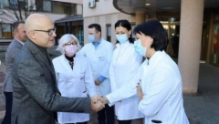 MILOŠ VUČEVIĆ URUČIO POKLONE ZA NOVOROĐENE BEBE Za početak Nove godine, najlepše mesto je Betanija, spremamo i veći budžet
