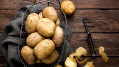 Umanjuje znakove starenja i ujednačava ten: Evo na koje načine možete da iskoristite krompir za negu lica