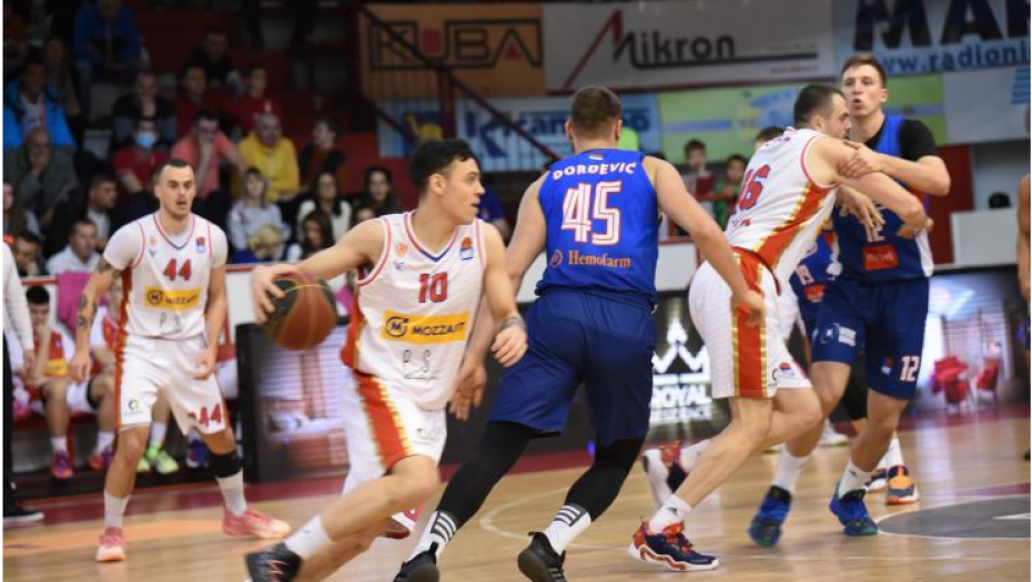 DEBAKL BORCA! Igokea protutnjala kroz Čačak!