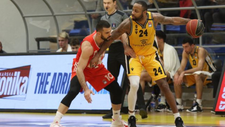 ŠAMPION TEŠKO SA FENJERAŠEM Zvezda bez Kalinića slavila u Splitu (VIDEO)