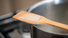 OČISTITE VARJAČU BEZ MNOGO MUKE: Nema hemije i ribanja, a košta samo 30 dinara