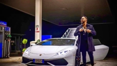 ŽIVI U INOSTRANSTVU! Zbog humanih dela ovog našeg pevača svi su ostali bez teksta, a tek da čujete šta sprema za božićne praznike! (VIDEO)