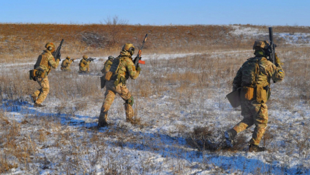 SPREMALI SU SE DA KRENU U UKRAJINU Francuska policija uhapsila pripadnike Legije stranaca
