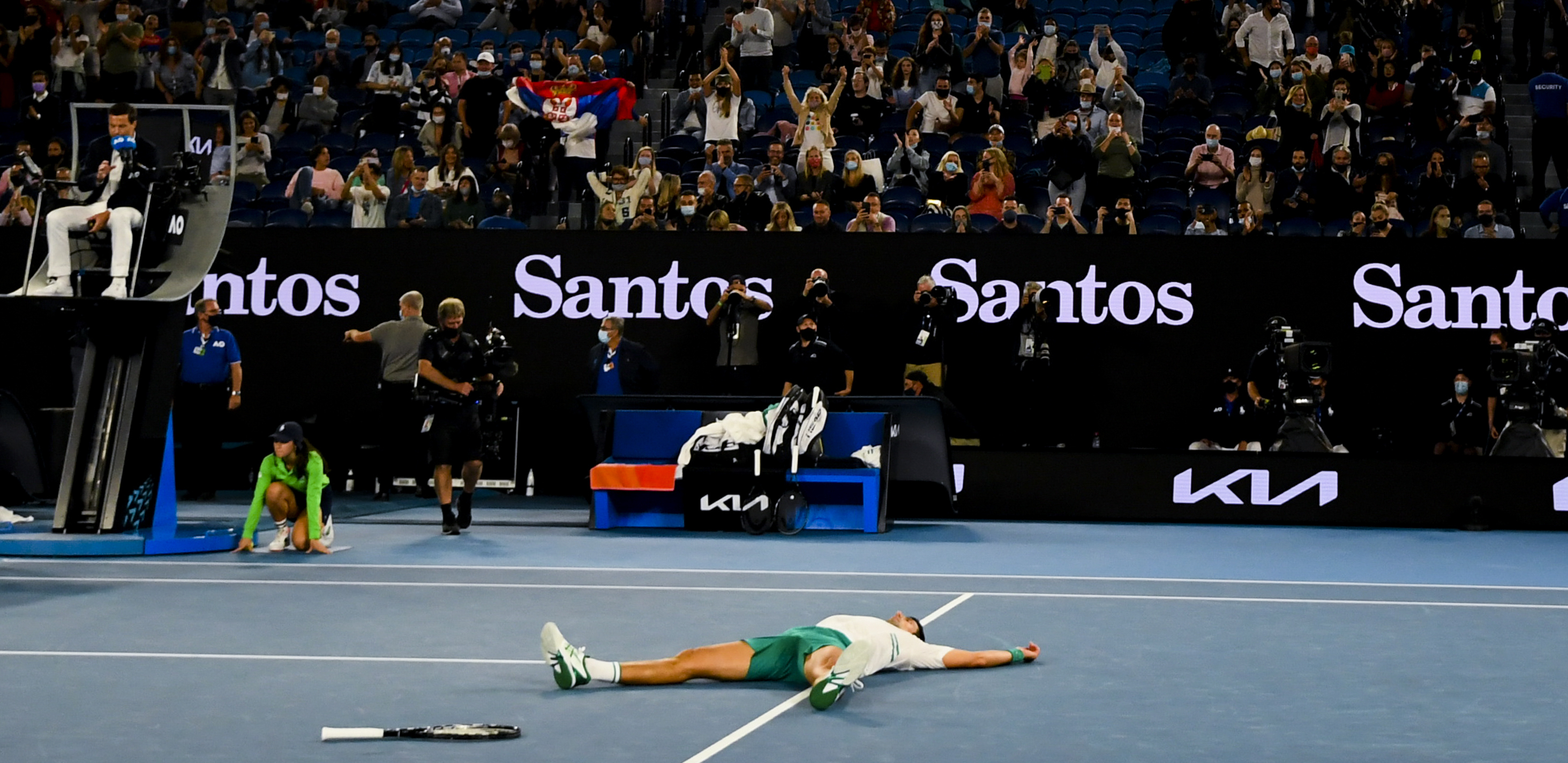 VELEOBRT Oglasila se granična služba Australije, Novak ostaje u Melburnu