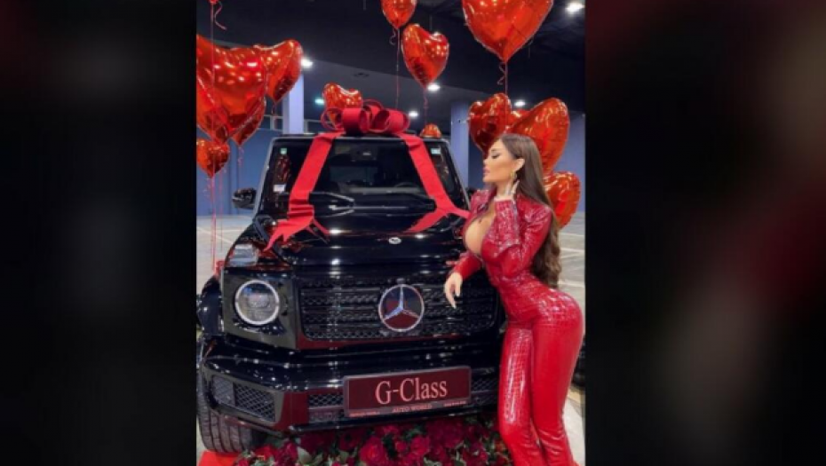 STARLETI PREKIPELO! Oglasila se Ana Korać nakon spekulacija da luksuzni džip zapravo iznajmljuje i izjavom šokirala sve, ovo od nje nismo očekivali!