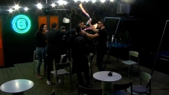 ONA DOBRO ŠIRI NOGE! Karambol u rijalitiju Bar, vreli ples ukućanki doveo atmosferu do usijanja!