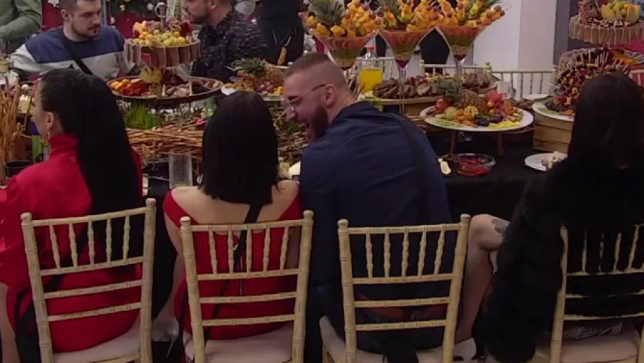 POSTALA JE HIT NA DRUŠTVENIM MREŽAMA, ALI I U KUĆI Mensur zapamtio uzrečice Milicine majke, pa je ismevao, Veselinovićeva ključala od besa!