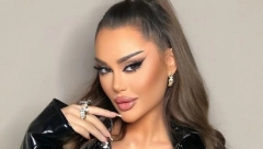 BRUTALAN SELFI! Ana Korać raspametila fotkom u providnoj haljini, nigde gaća, intimne delove prekrila plišanim medom!