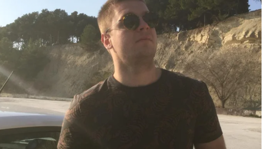 MATEJEVI PRIJATELJI KRIJU MNOGO TOGA Gde je nestao njegov telefon? Kako je drug znao da kamera ispred kluba ne radi?