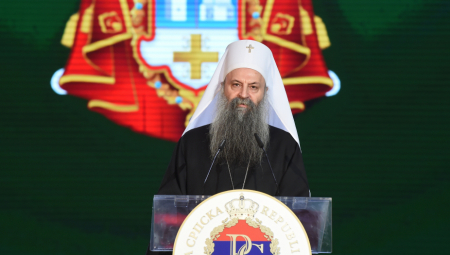 SRPSKI IDENTITET JE PRAVOSLAVNI I HRIŠĆANSKI Ne dopustimo da nas bezdušno uteruju u svoje modele i kalupe zajedničkog života i mira