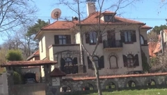 OVO JE NAJSKUPLJA VILA NA ESTRADI! Vredi skoro četiri miliona evra, izgledom obara sa nogu, a evo i kojoj folk zvezdi pripada! (FOTO)