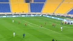 UMALO JOŠ JEDNA FUDBALSKA TRAGEDIJA! Kulibali se srušio na travu i počeo da se trese, odmah dotrčao lekarski tim! (UZNEMIRUJUĆI VIDEO)