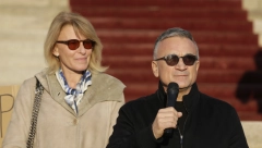 EVO KAKO JE DIJANA ĐOKOVIĆ PROMENILA VERU I KRSTILA SE "Mislila sam da će mi Srđan dati ime Srbijanka jer moje nije bilo pravoslavno"
