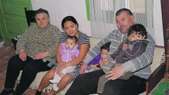FILIPINKA POSTALA PRAVA ŠUMADINKA Resil i Nebojša Marinković, iz Đurđeva kod Rače, proslavljaju oba Božića
