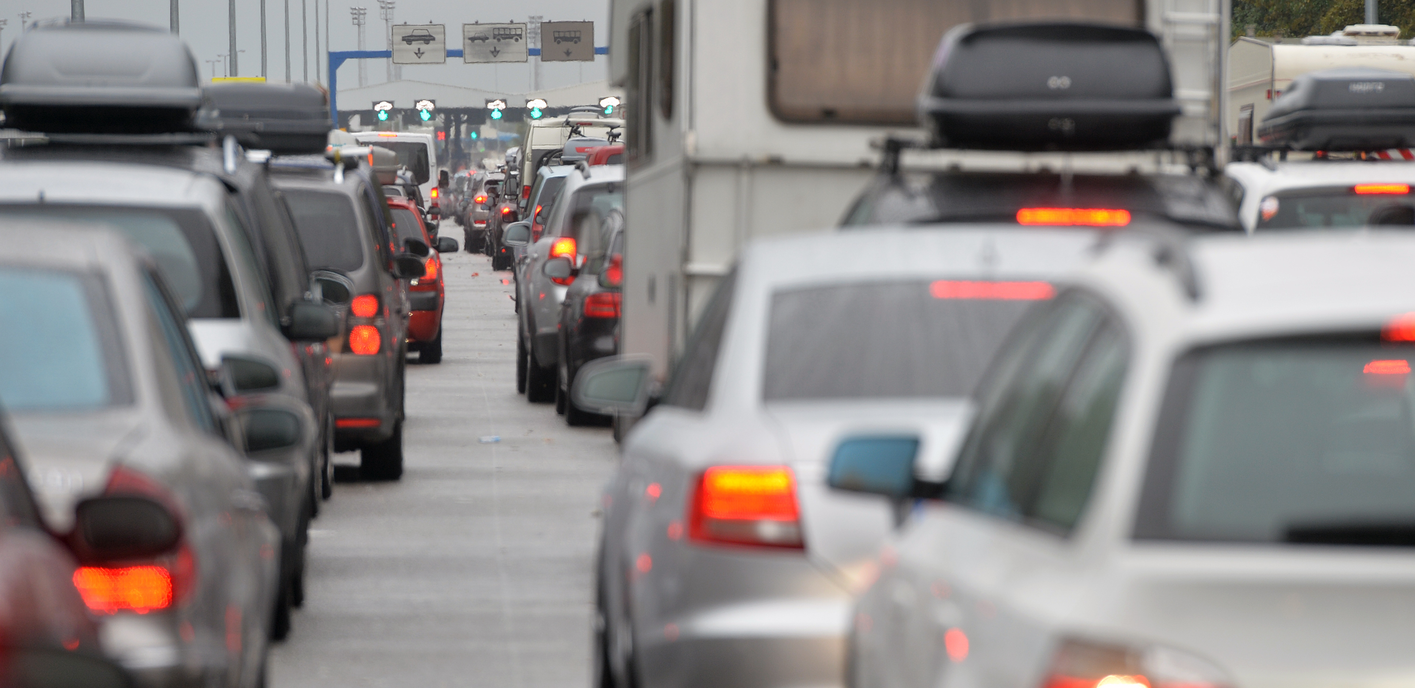 PRILAGODITE BRZINU USLOVIMA NA PUTU! Ubrzo će se saobraćaj normalizovati!