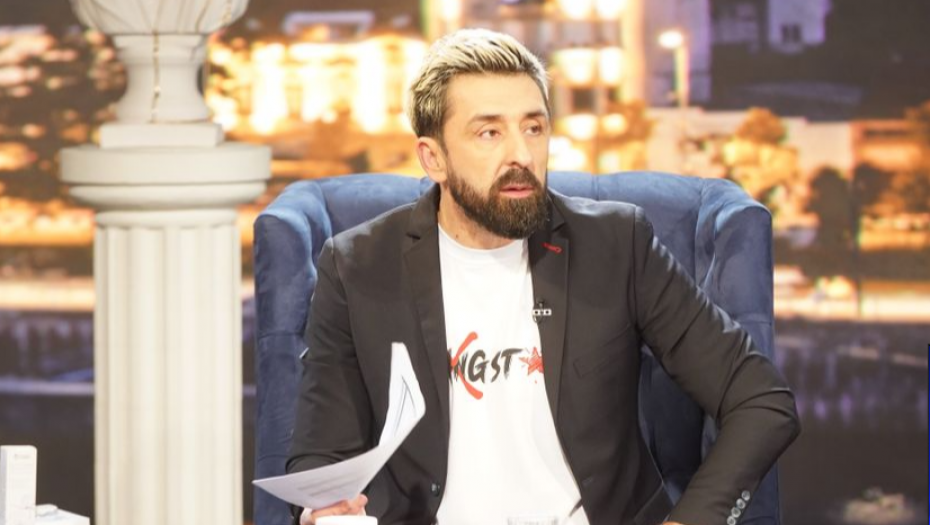 NASMEJAN I BEZBRIŽAN U TATINOM NARUČUJU Ognjen Amidžić podelio nikad viđenu porodičnu fotografiju, a jedna činjenica posebno rastužuje (FOTO)