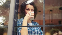 POPILA SAM KAFU SA LJUBAVNICOM MOG MUŽA: Htela sam oči da joj iskopam, ali onda se desilo nešto o čemu nisam mogla ni da sanjam