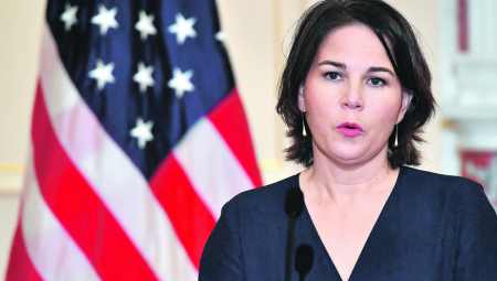 NEMAČKA BLIZU KRAHA Ministarka upozorava: Ako prestanemo da uvozimo rusku naftu, nećemo moći da se krećemo!