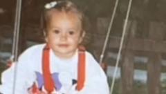 DA LI JE PREPOZNAJETE?! Devojčica sa fotografije danas je kraljica silikona, plastičnom hirurgu za operacije iskeširala 23.000 evra!