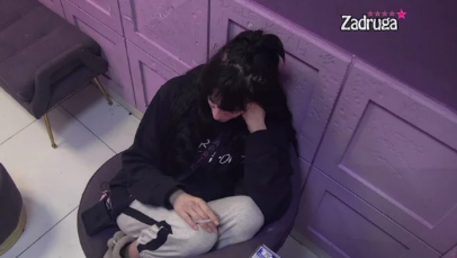 TARA GRCALA U SUZAMA! Zadrugarka se slomila zbog Čorbinog odlaska, ne može da dođe sebi!