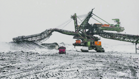 OGLASIO SE EPS POVODOM INFORMACIJA NA DRUŠTVENIM MREŽAMA Vesti o požaru na bageru u rudarskom basenu ''Kolubara'' nisu tačne!