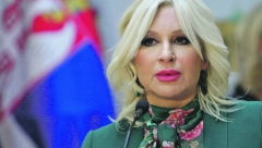 ZORANA SRASLA SA FOTELJOM Misli da treba doživotno da bude na funkciji, "pljuje u bunar iz kog je pila vodu"