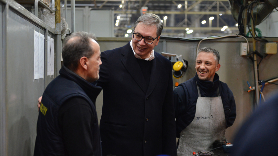 IMAĆETE PLATE U RANGU DIREKTORA Vučić se obratio najmlađim radnicima: Treba uskoro i da se oženite