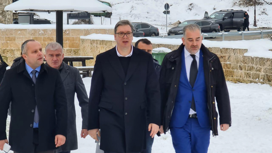 VUČIĆ OBJAVIO MOĆAN SNIMAK IZ PRIBOJA Samo zajednički možemo da idemo napred!